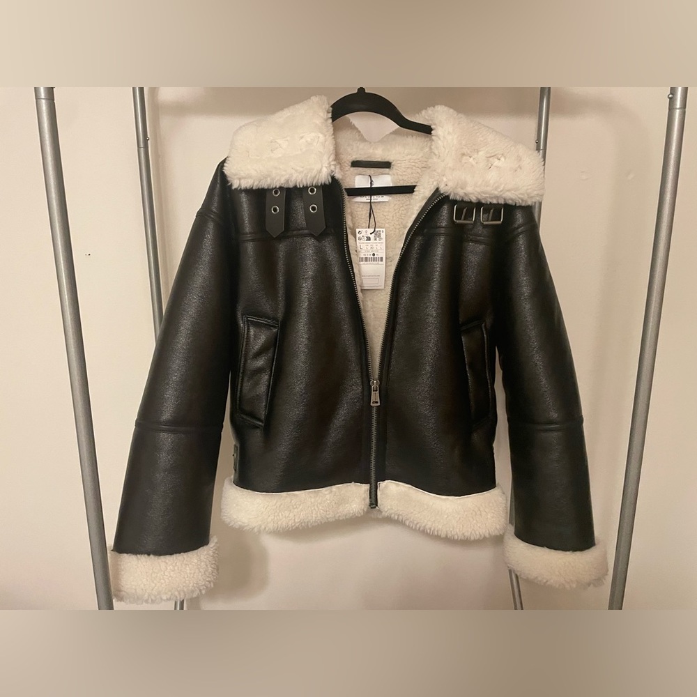 ASOS Stravidarius oversized aviator jacket with contrast collar in black - Picture 4 of 6